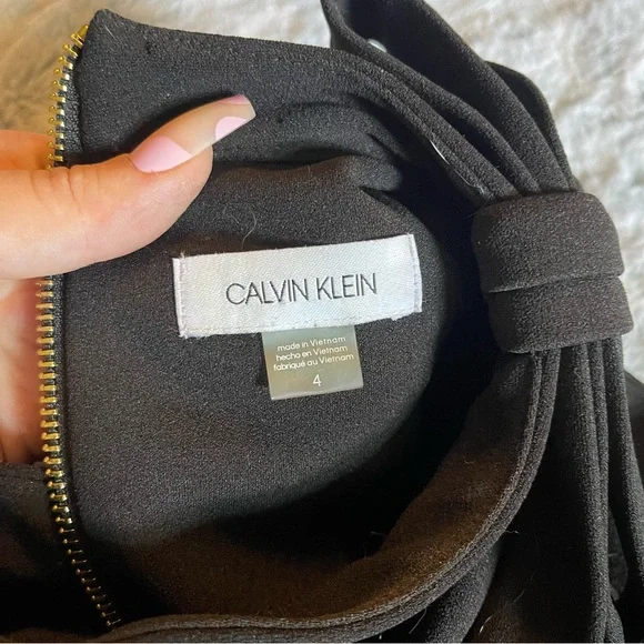 Classic Calvin Klein Seamed Sheath Midi Dress with Bow in Size 4 - Picture 10 of 14